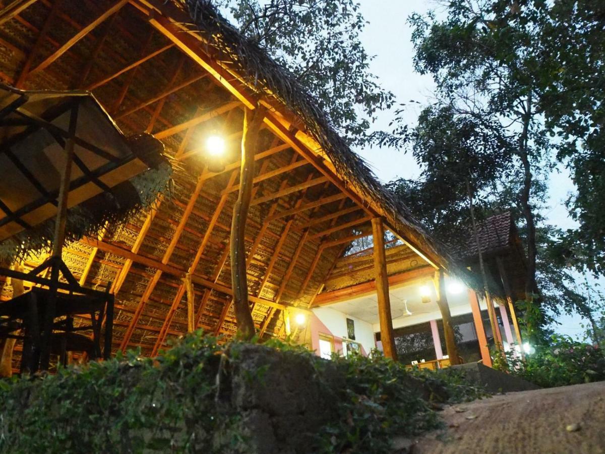 Weaver Bird Villa Habarana Exterior foto